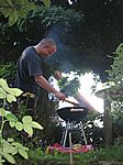Jens beim Grillen